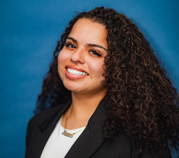 Photo of Lauren Lopez