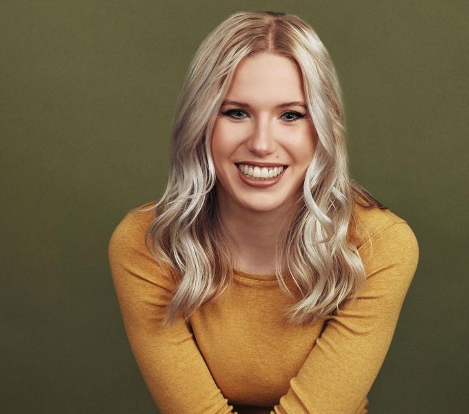 Photo of Lauren Lenhard