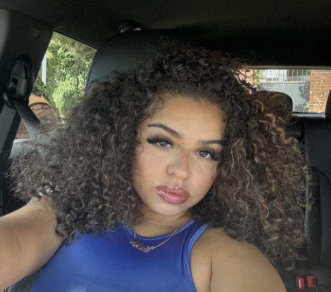Photo of Lauren Lopez
